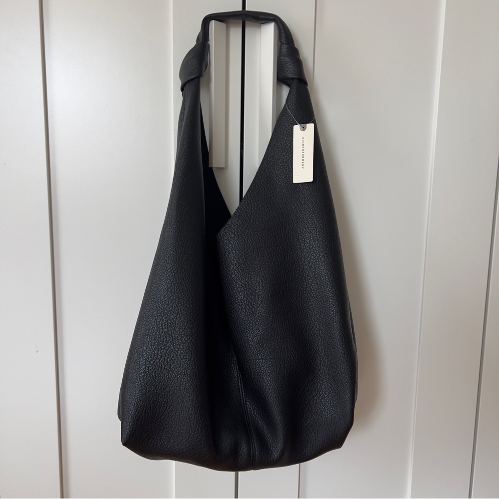 THE LOVE KNOT FAUX
LEATHER BAG